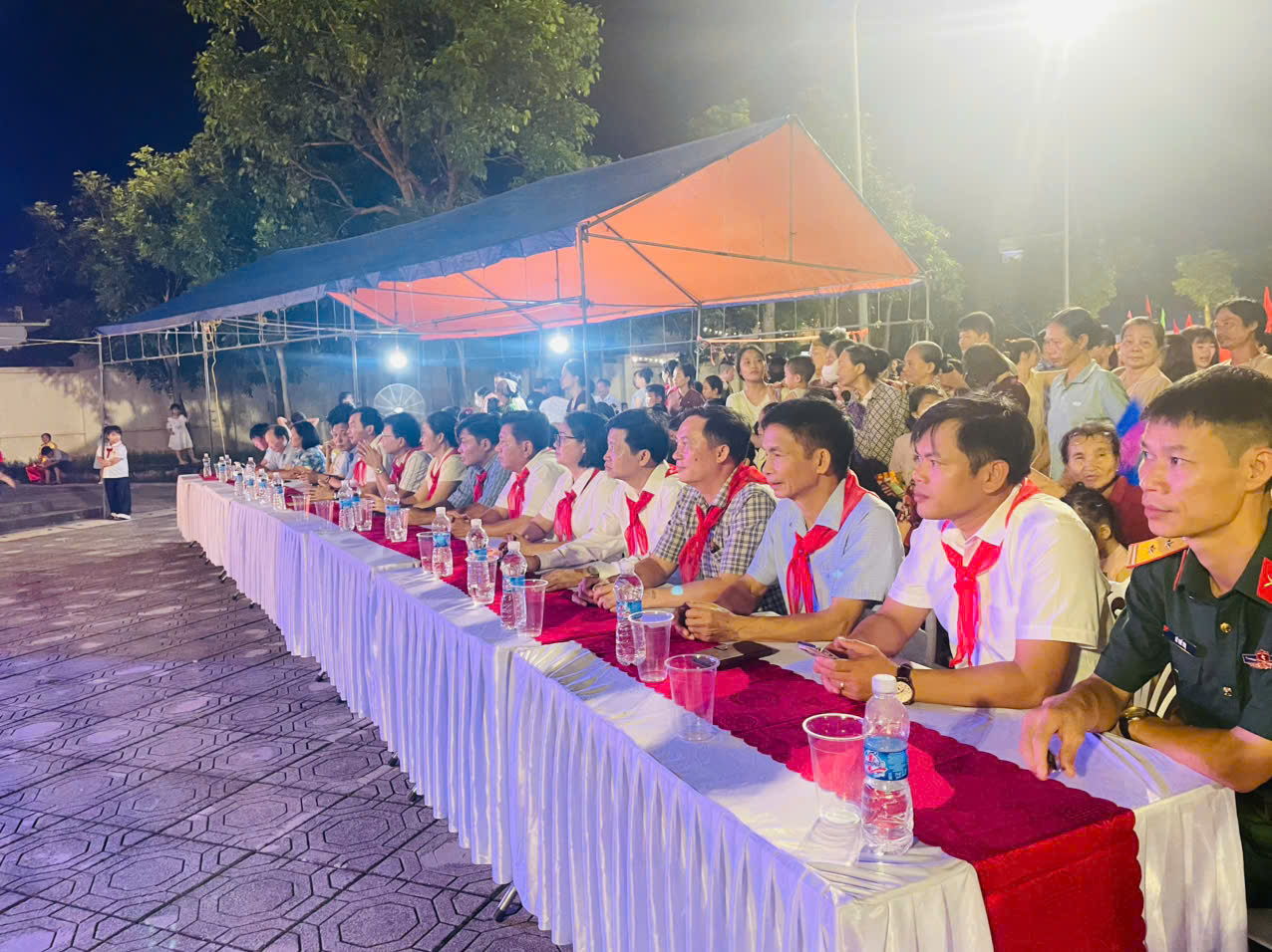 ĐÊM HỘI “LỒNG ĐÈN THẮP SÁNG ƯỚC MƠ” NƠI TUỔI THƠ ĐƯỢC TỎA SÁNG