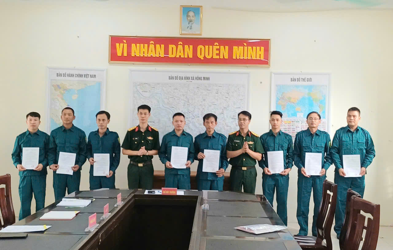 HỒNG MINH BỔ NHIỆM 10 THÔN ĐỘI TRƯỞNG SAU SẮP XẾP ĐƠN VỊ HÀNH CHÍNH CẤP THÔN