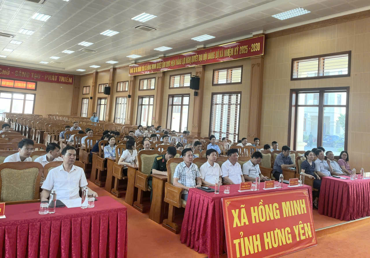 HỘI NGHỊ TOÀN QUỐC NGHIÊN CỨU, HỌC TẬP, QUÁN TRIỆT VÀ TRIỂN KHAI THỰC HIỆN MỘT SỐ NGHỊ QUYẾT, CHỈ THỊ CỦA BỘ CHÍNH TRỊ