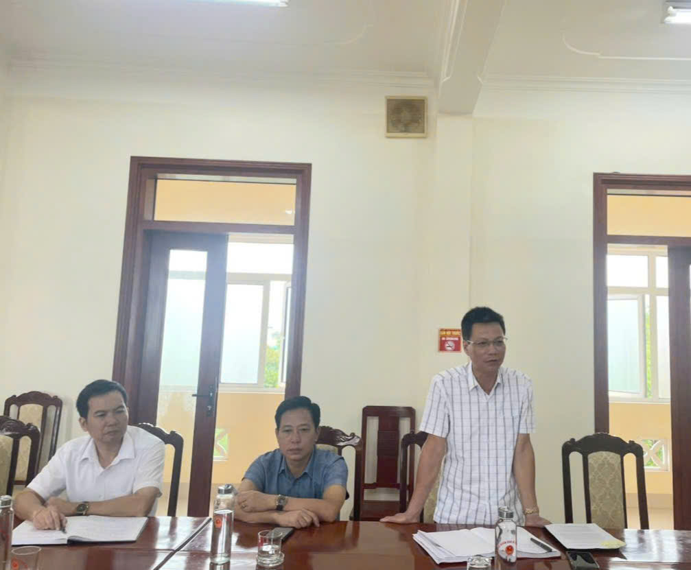 UBND XÃ HỒNG MINH NGHE TƯ VẤN PHƯƠNG ÁN  ĐÁNH SỐ NHÀ, ĐẶT TÊN ĐƯỜNG