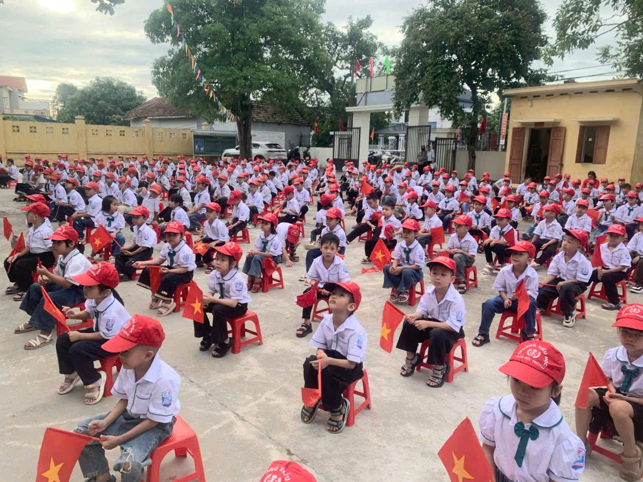 HỒNG MINH RỘN RÀNG NGÀY HỘI ĐẾN TRƯỜNG, CHÀO ĐÓN NĂM HỌC MỚI 2026 – 2027