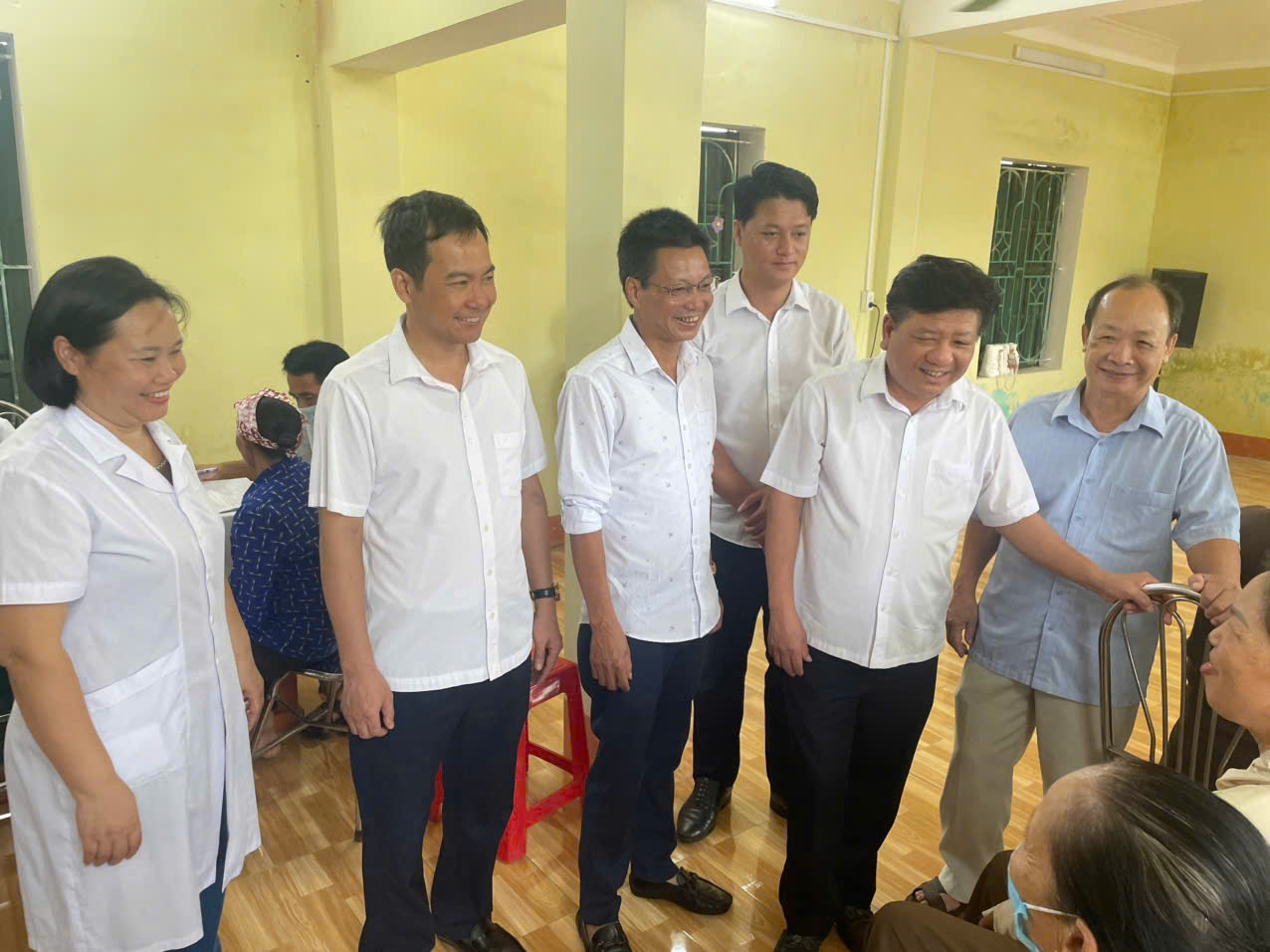HỒNG MINH ĐƯA Y TẾ VỀ THÔN, TỪNG BƯỚC NÂNG CAO SỨC KHỎE NGƯỜI DÂN