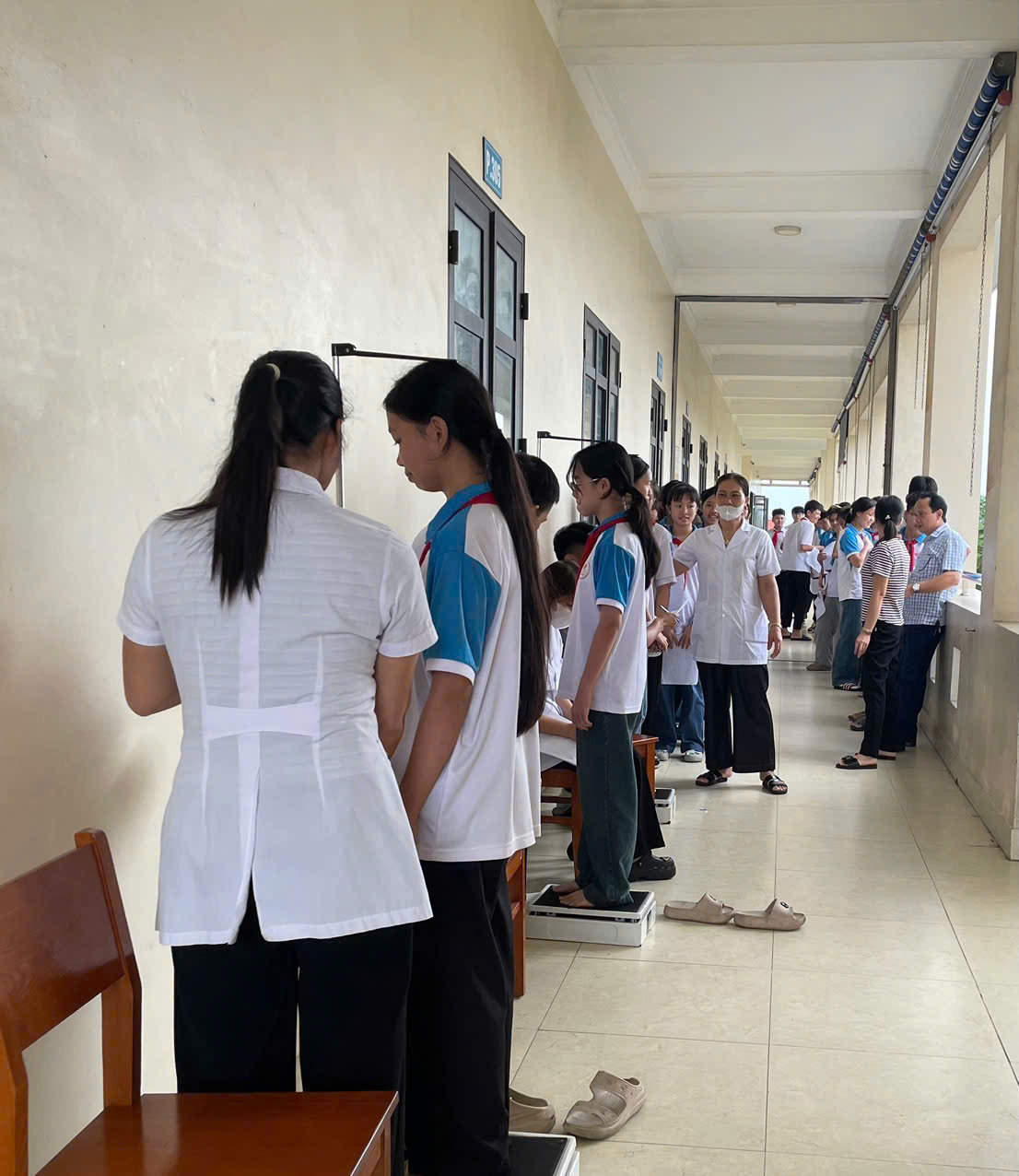 HỒNG MINH HOÀN THÀNH KHÁM SỨC KHỎE  CHO 1.293 HỌC SINH TRƯỜNG THCS LÝ NAM ĐẾ