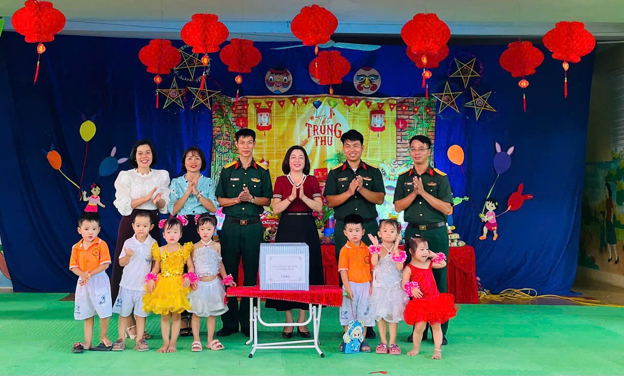 ẤM ÁP NGHĨA TÌNH QUÂN DÂN TRONG TẾT TRUNG THU NĂM 2026