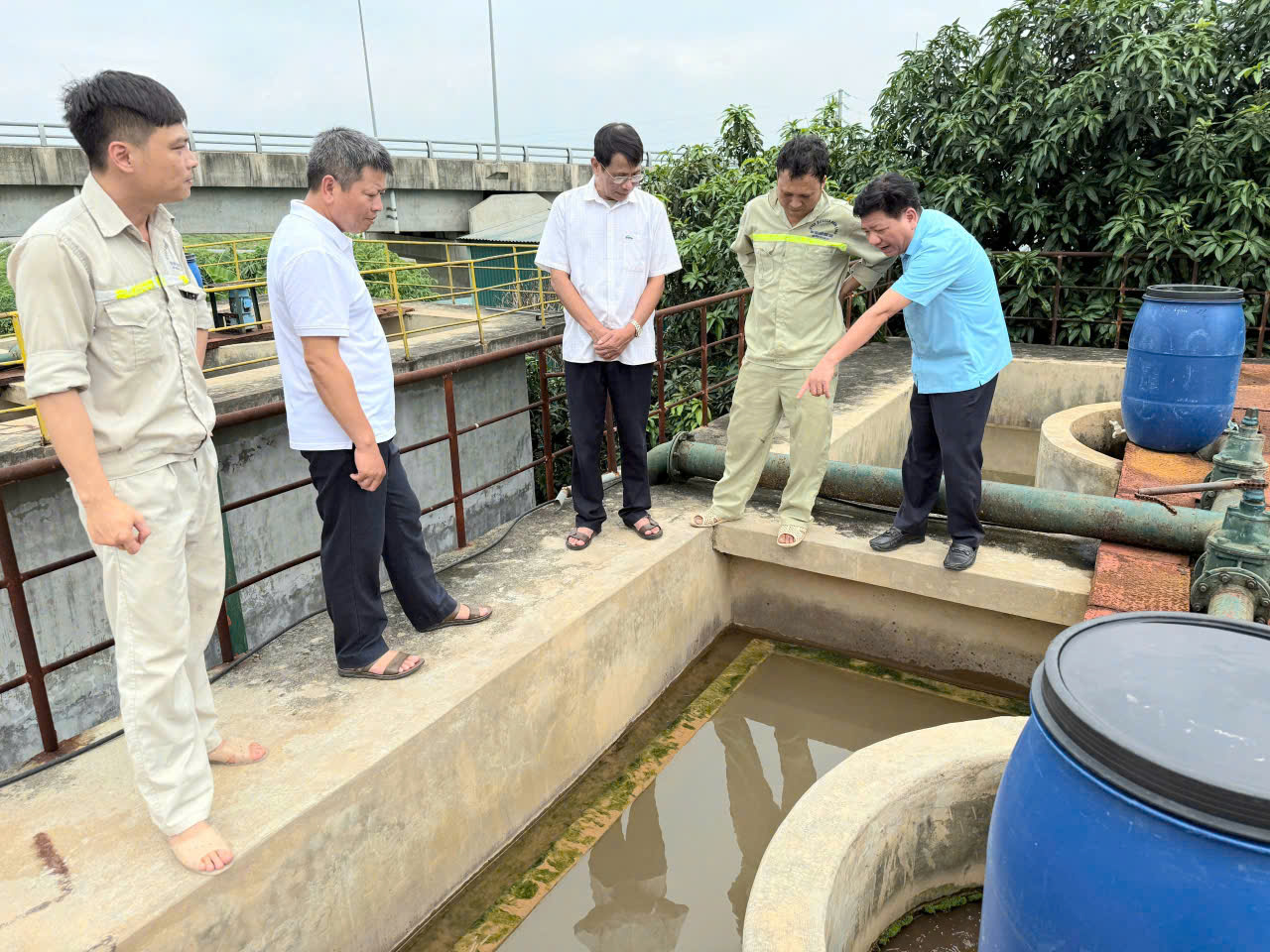 LÃNH ĐẠO XÃ HỒNG MINH KIỂM TRA THỰC TẾ CÔNG TÁC CUNG CẤP NƯỚC SẠCH TẠI CÔNG TY NƯỚC SẠCH BITECO NAM LONG