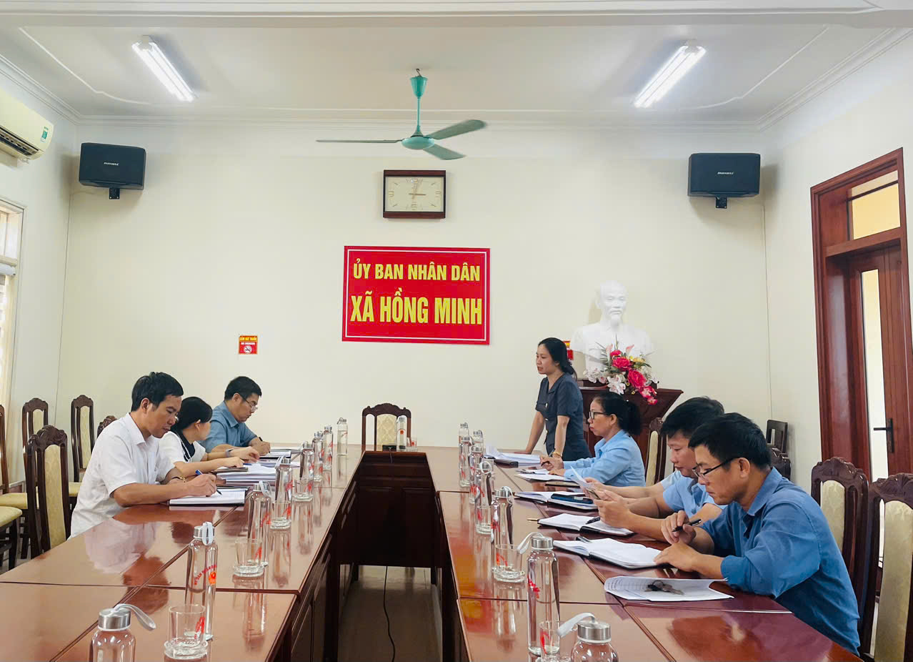 BAN VĂN HÓA-XÃ HỘI  HĐND XÃ HỒNG MINH GIÁM SÁT VIỆC  THỰC HIỆN CHÍNH SÁCH BẢO TRỢ XÃ HỘI TRÊN ĐỊA BÀN XÃ