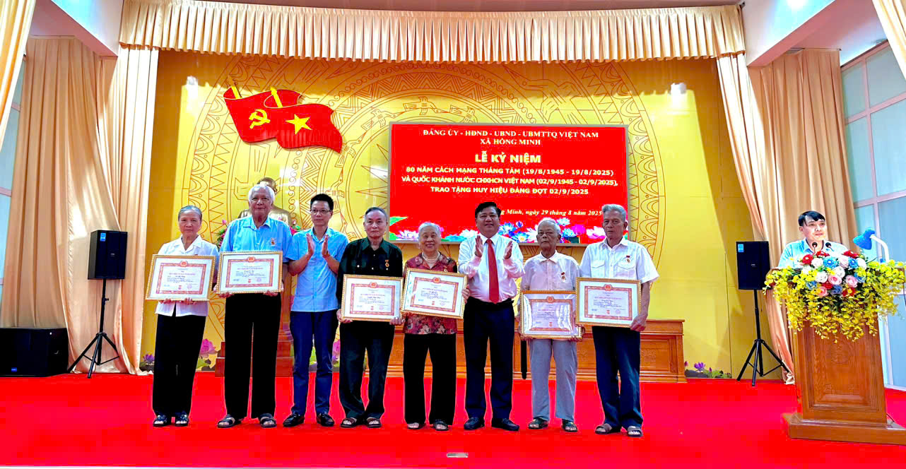 Lễ kỉ niệm 80 năm Cách mạng tháng Tám (19/8/1945 – 19/8/2025) và Quốc khánh nước CHXHCN Việt Nam (02/9/1945 – 02/9/2025); Trao tặng huy hiệu Đảng đợt 02/9/2025.