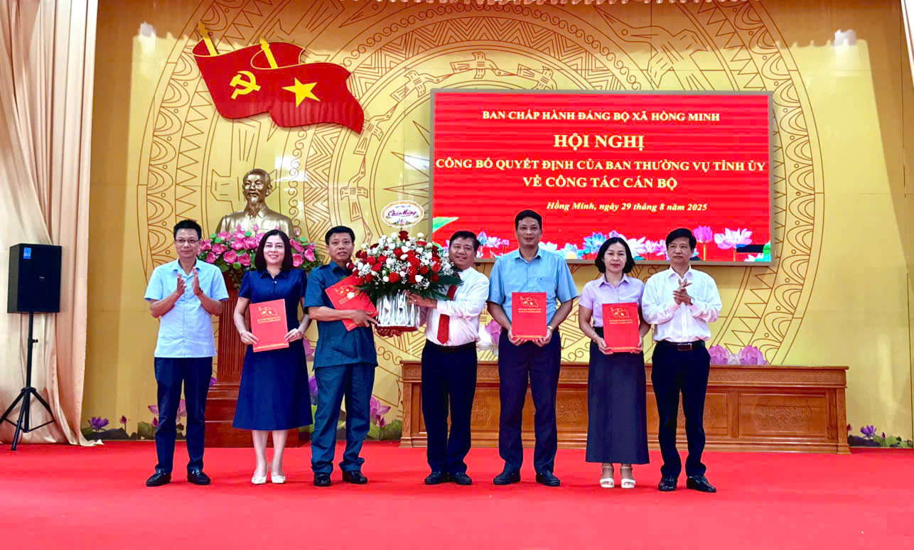 Hội nghị công bố quyết định của Ban Thường vụ Tỉnh uỷ  về công tác cán bộ.