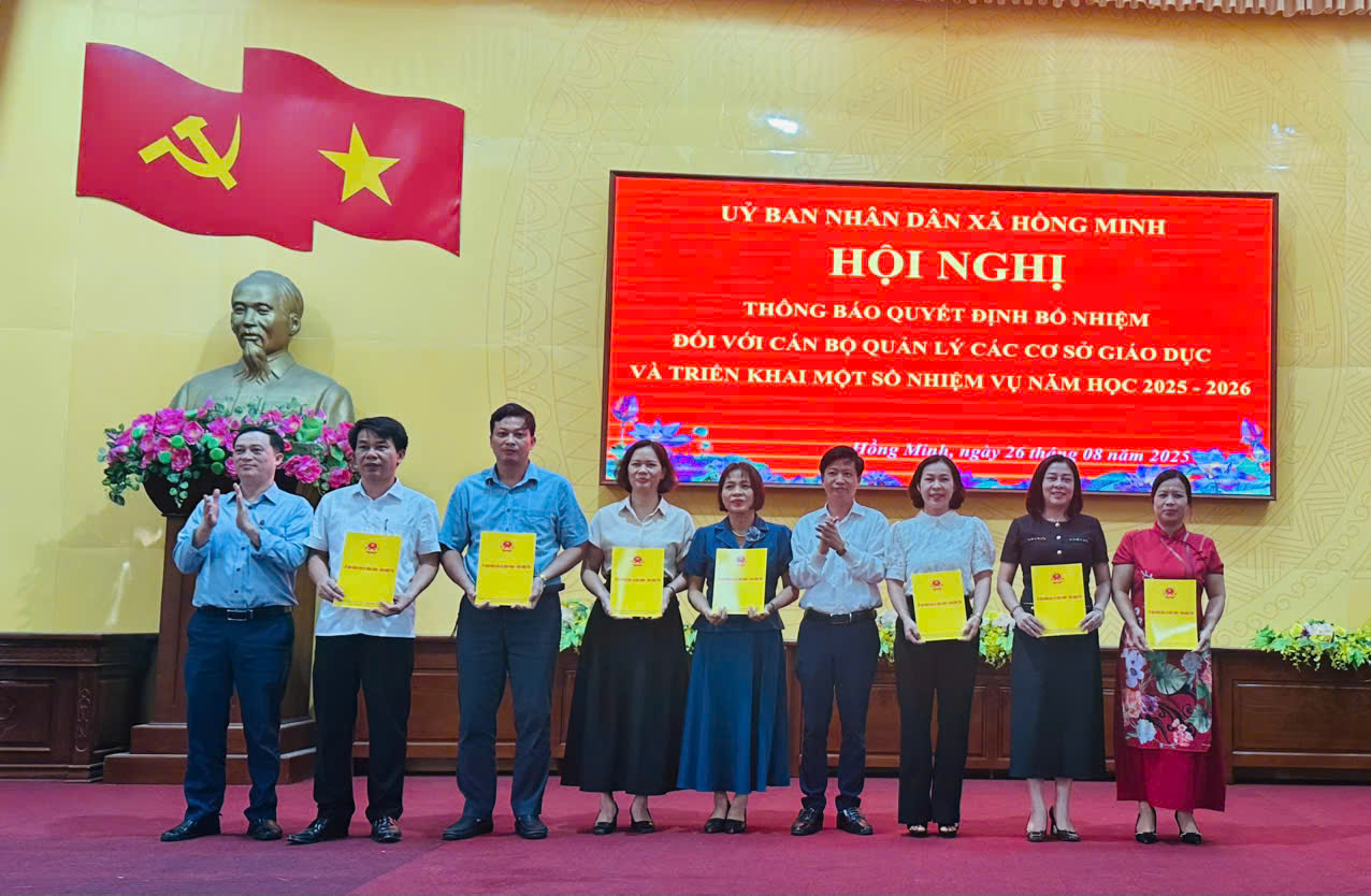 Hội nghị công bố các Quyết định bổ nhiệm viên chức quản lý trường học và triển khai một số nhiệm vụ năm học 2025 – 2026