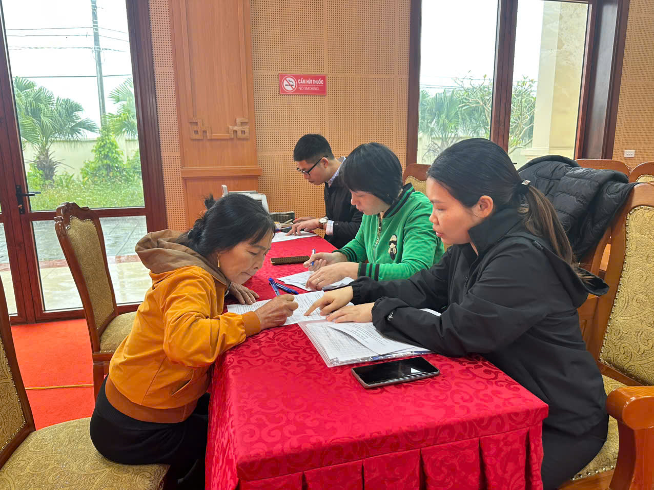 UBND xã Hồng Minh chi trả bồi thường, hỗ trợ giải phóng mặt bằng dự án tuyến đường Thái Bình – Hưng Hà – Phố Hiến