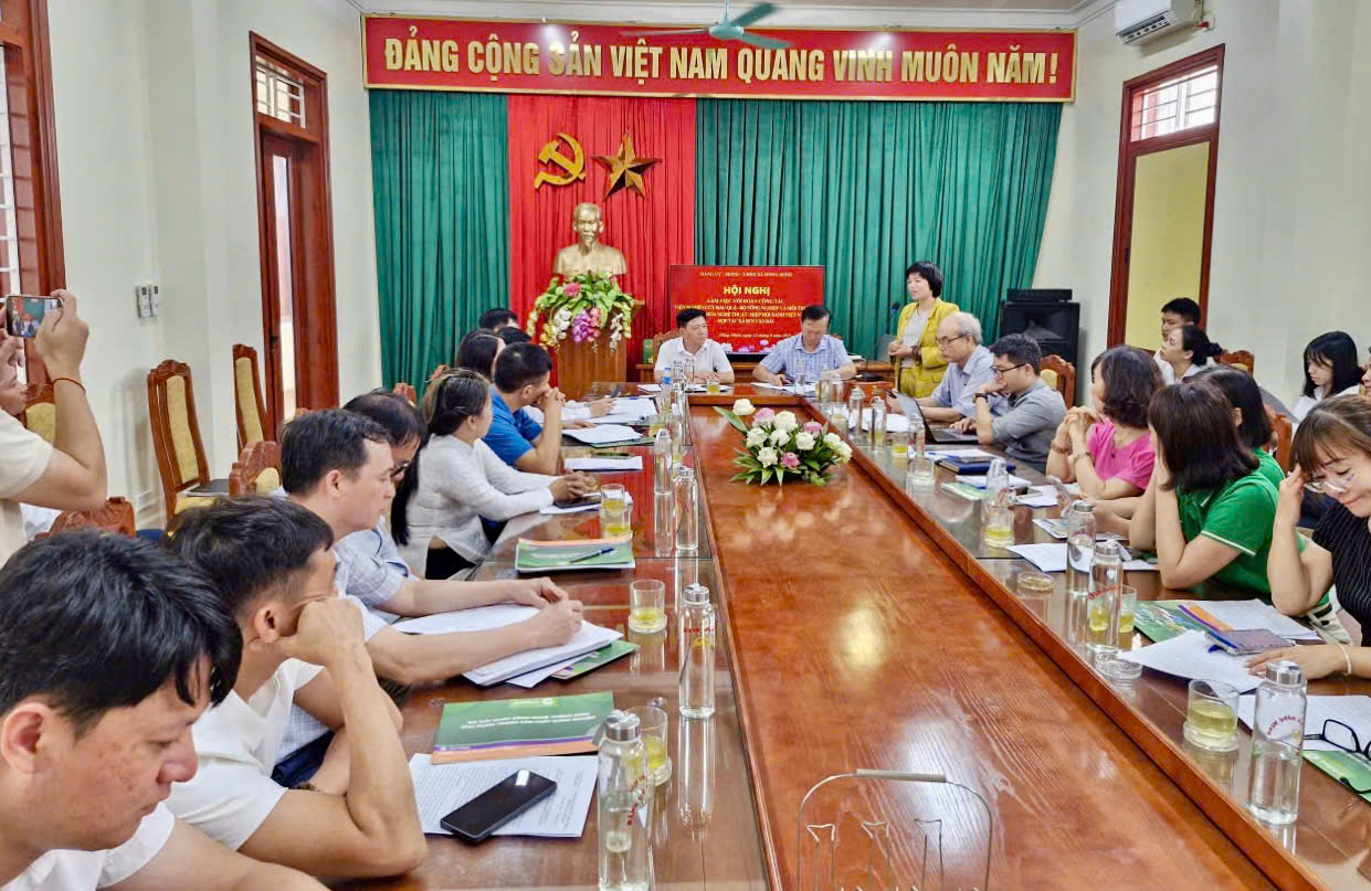 Hội nghị làm việc với đoàn công tác Viện nghiên cứu rau, củ quả - Bộ Nông nghiệp và môi trường; Hiệp hội Chuyển đổi xanh Việt Nam; HTX sen Vân Đài