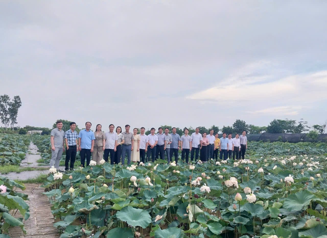 XÃ HỒNG MINH ĐÓN ĐOÀN CÔNG TÁC  CÁC ĐỊA PHƯƠNG ĐẾN TRAO ĐỔI, HỌC TẬP KINH NGHIỆM