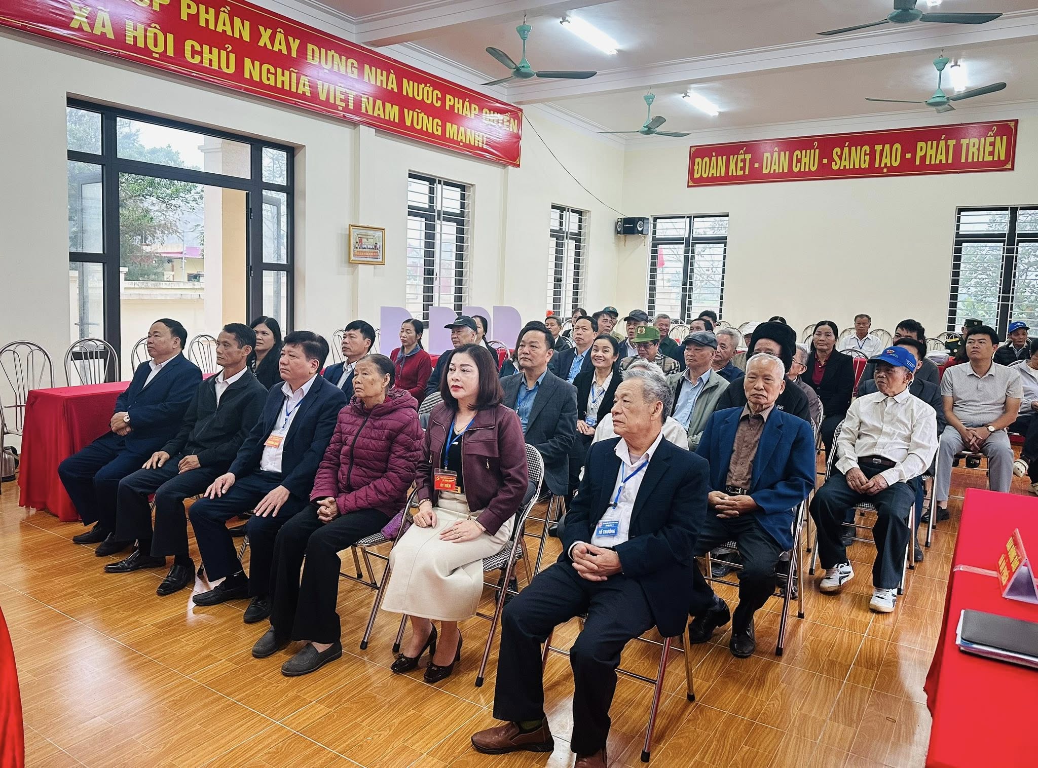 Hồng Minh đồng loạt tổ chức khai mạc ngày bầu cử