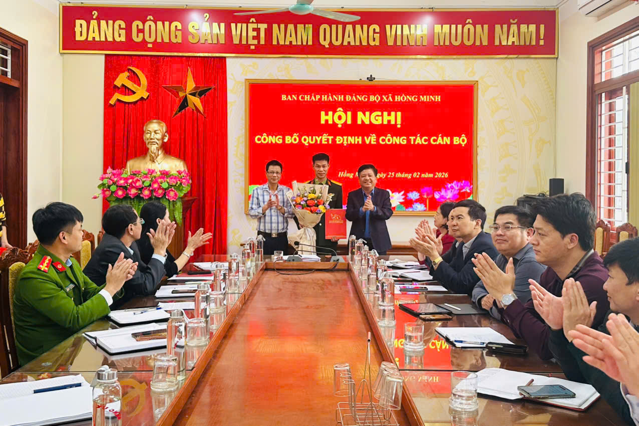 HỘI NGHỊ CÔNG BỐ  QUYẾT ĐỊNH VỀ CÔNG TÁC CÁN BỘ