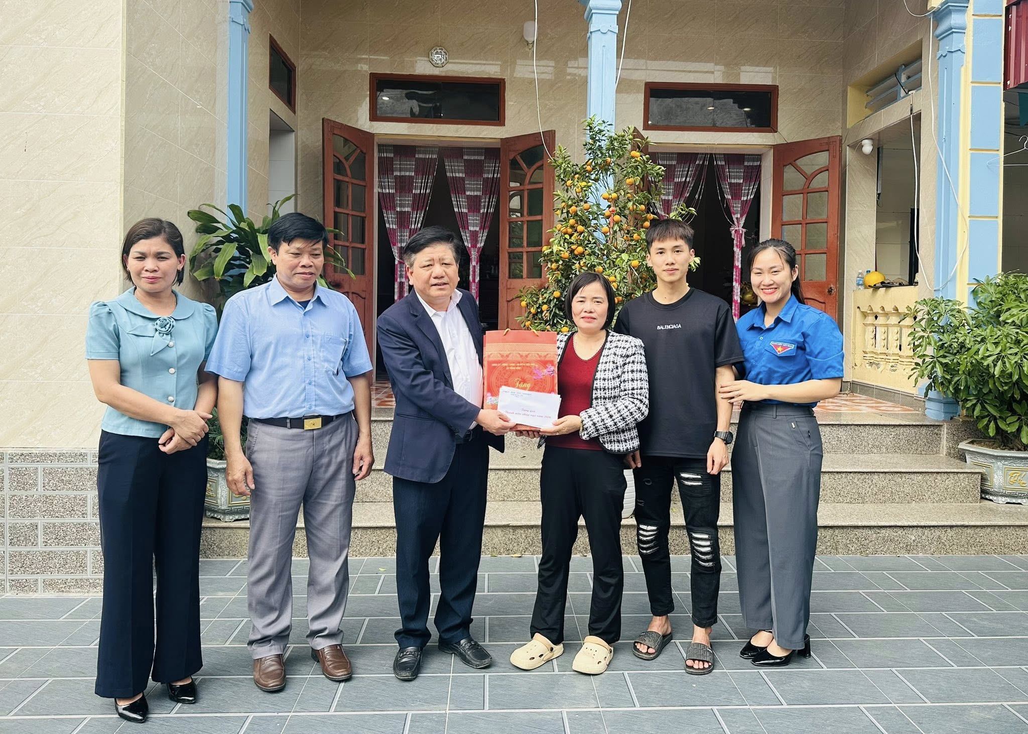 Lãnh đạo Đảng ủy – HĐND – UBND – UB MTTQ Việt Nam xã Hồng Minh thăm, động viên tân binh lên đường nhập ngũ năm 2026