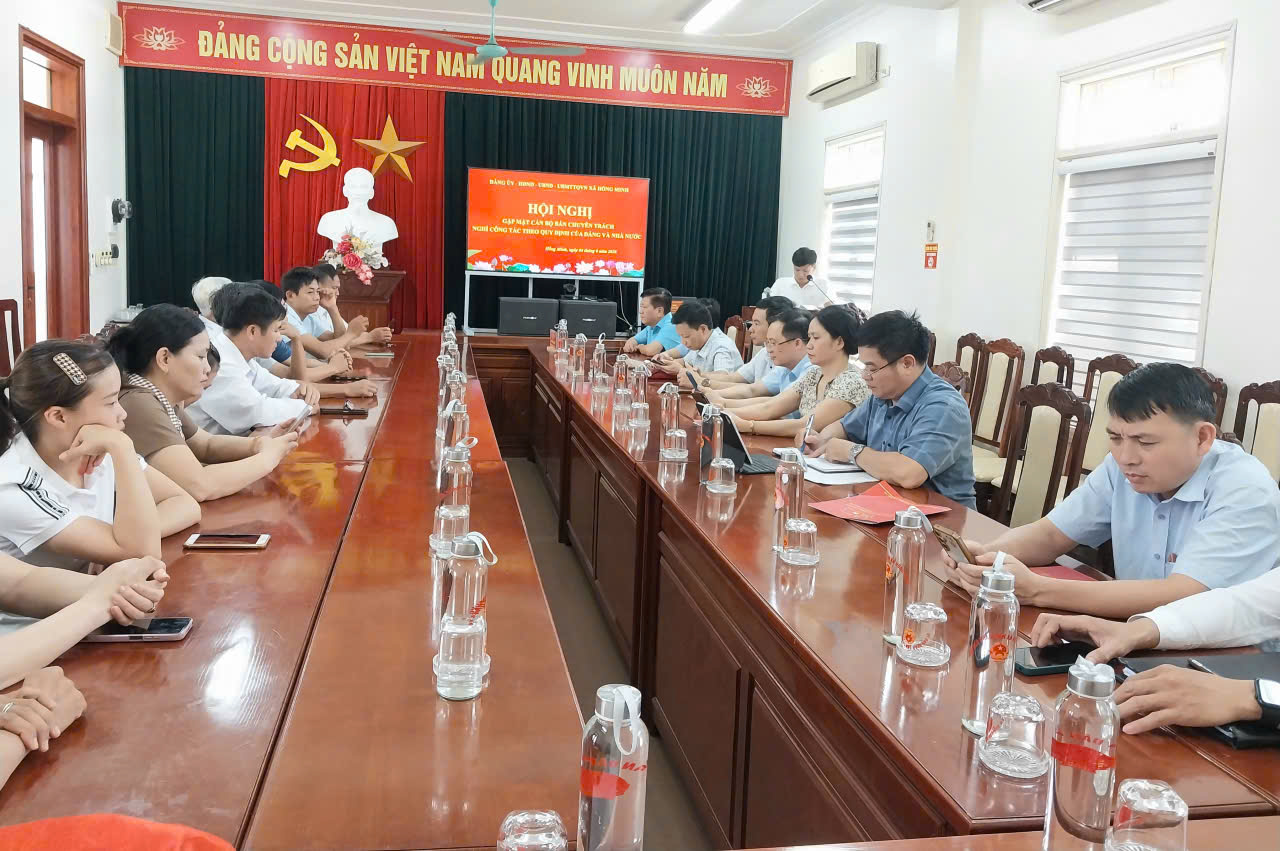GẶP MẶT CÁN BỘ BÁN CHUYÊN TRÁCH NGHỈ CÔNG TÁC THEO CHẾ ĐỘ CỦA ĐẢNG VÀ NHÀ NƯỚC