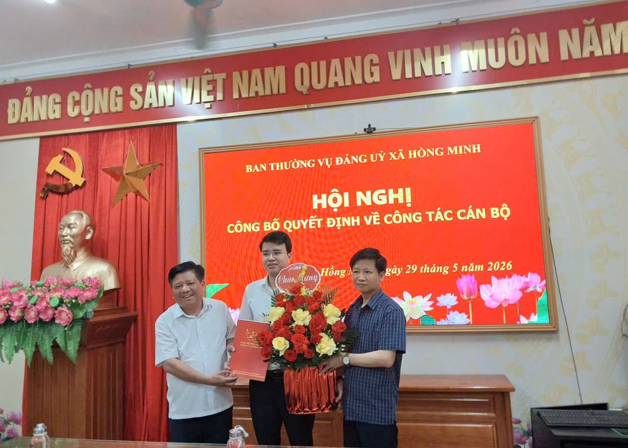 ĐẢNG ỦY XÃ HỒNG MINH CÔNG BỐ QUYẾT ĐỊNH  VỀ CÔNG TÁC CÁN BỘ