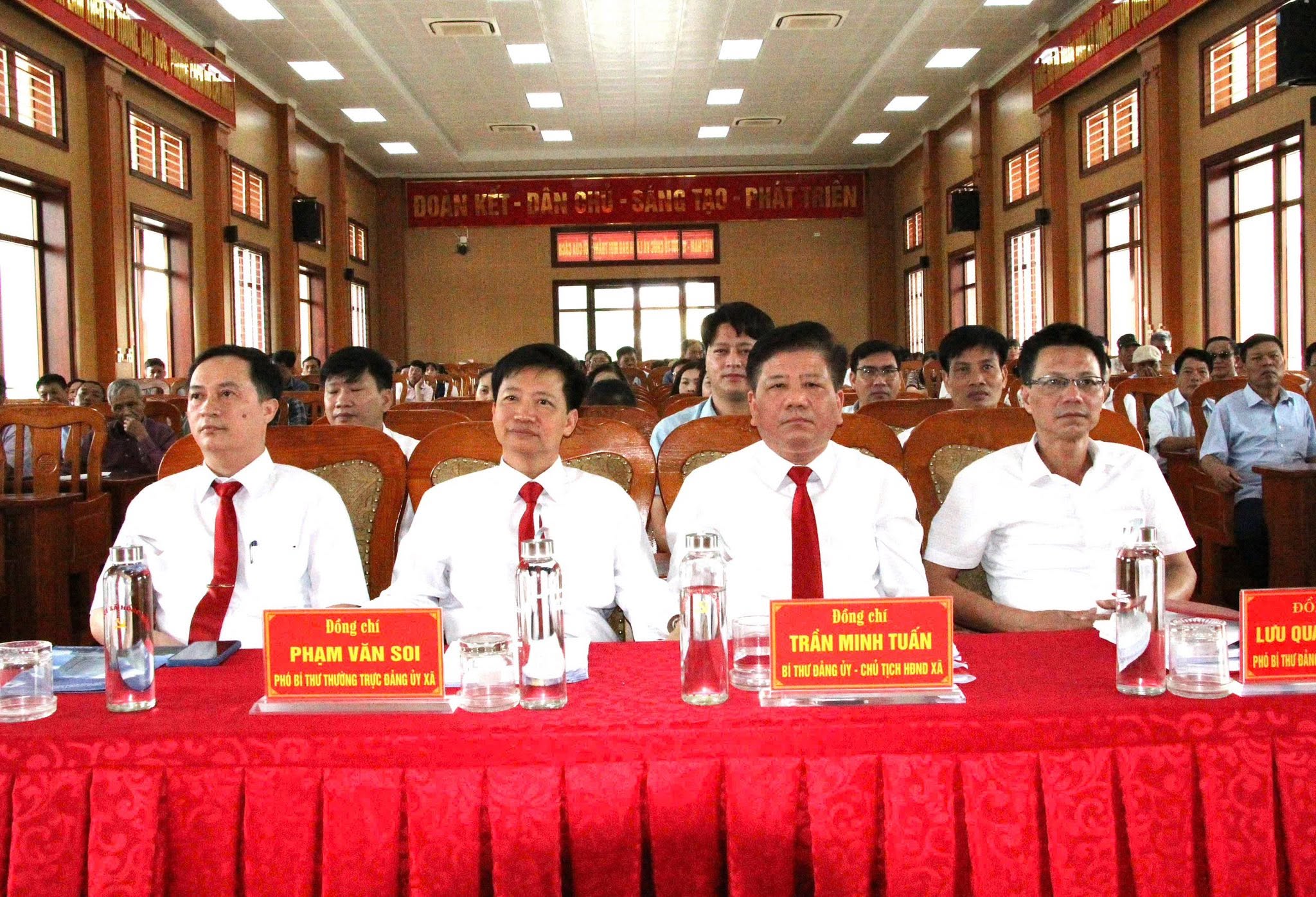 XÃ HỒNG MINH CÔNG BỐ NGHỊ QUYẾT SẮP XẾP THÔN, KIỆN TOÀN HỆ THỐNG CHÍNH TRỊ Ở CƠ SỞ