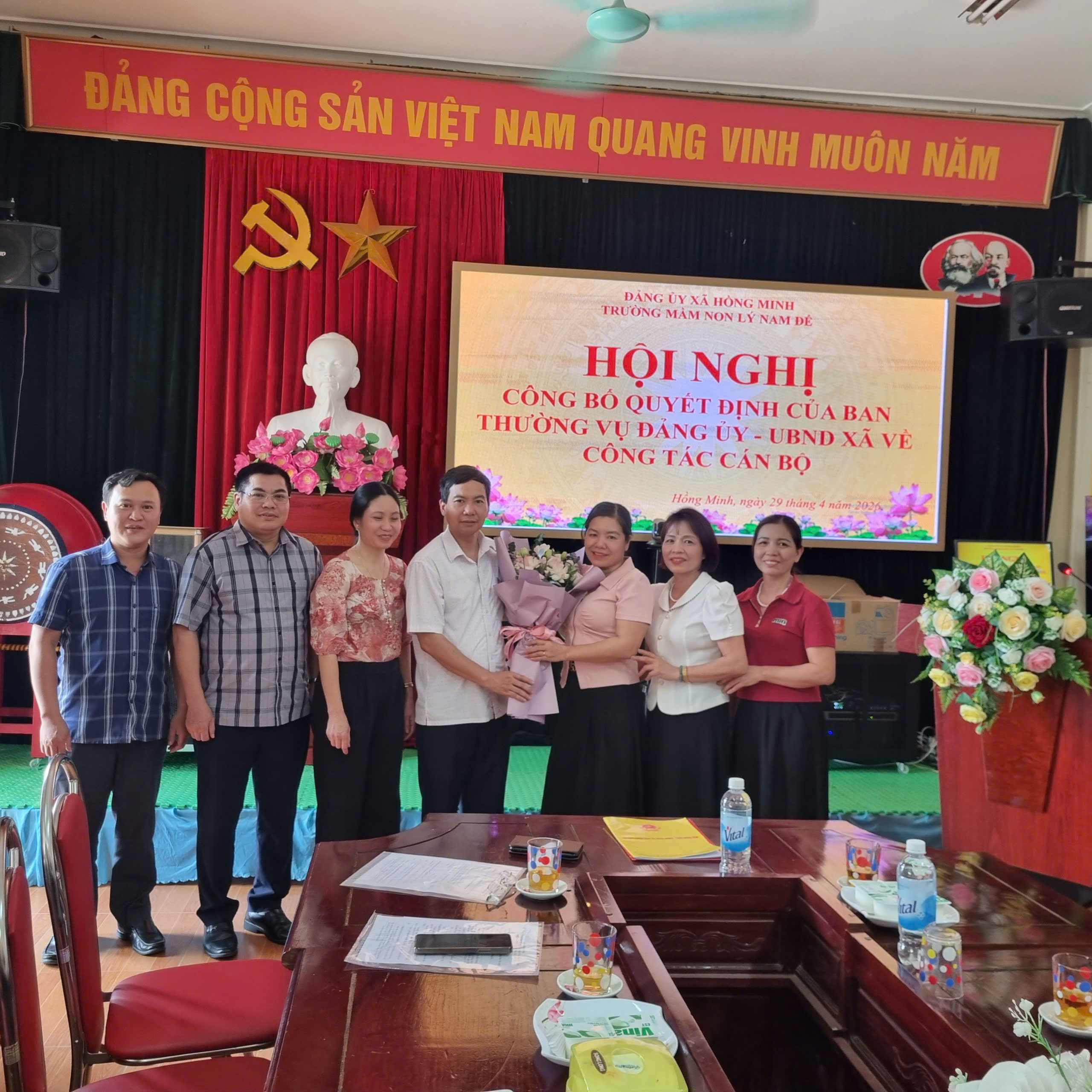 HỘI NGHỊ CÔNG BỐ QUYẾT ĐỊNH BỔ NHIỆM LẠI VIÊN CHỨC QUẢN LÝ