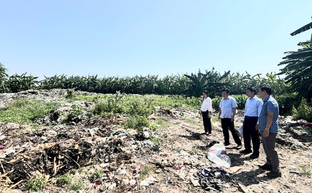 THƯỜNG TRỰC HĐND XÃ HỒNG MINH GIÁM SÁT CHUYÊN ĐỀ “ VỀ CÔNG TÁC THU GOM, XỬ LÝ RÁC THẢI BẢO VỆ MÔI TRƯỜNG” TRÊN ĐỊA BÀN XÃ