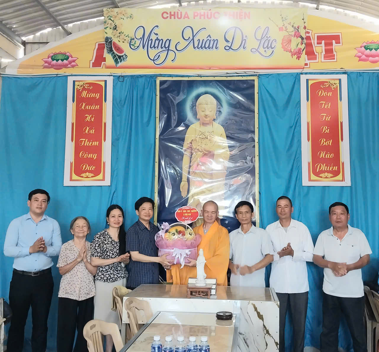 LÃNH ĐẠO XÃ HỒNG MINH THĂM VÀ CHÚC MỪNG CÁC CƠ SỞ TÔN GIÁO TRÊN ĐỊA BÀN XÃ