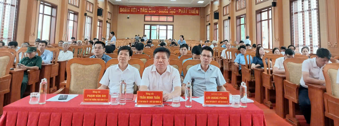 XÃ HỒNG MINH TRIỂN KHAI LẤY Ý KIẾN NHÂN DÂN VỀ ĐỀ ÁN SẮP XẾP, TỔ CHỨC LẠI THÔN