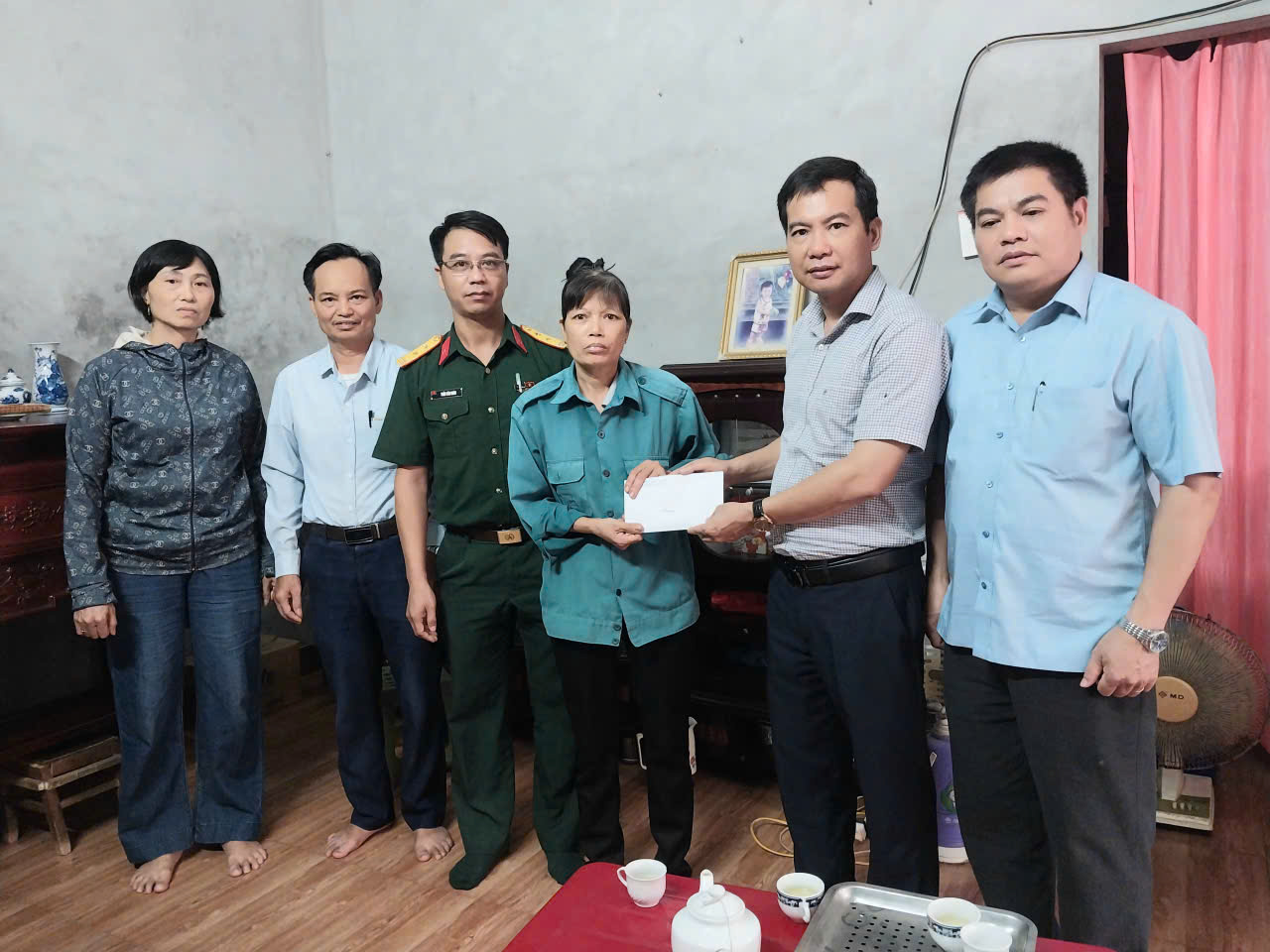 TIẾP SỨC HỌC SINH NGHÈO VƯỢT KHÓ  THỰC HIỆN ƯỚC MƠ TRỞ THÀNH BÁC SĨ